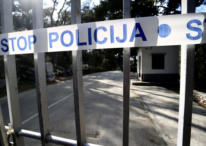 Majka u Splitu osuđena na 4 godine i 11 mjeseci zatvora za seksualno iskorištavanje sina