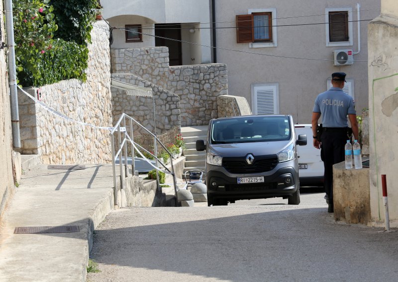 Policija o zločinu u Malom Lošinju: 81-godišnjak usmrtio 72-godišnjakinju i potom si oduzeo život