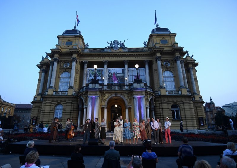 [FOTO/VIDEO] Ciklus Ljetne večeri u HNK ne prestaje okupljati ljubitelje kazališta