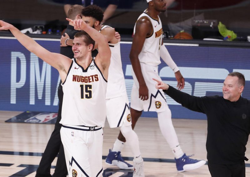 Nikola Jokić i Denver napravili novo čudo i izbacili favorite za titulu; Srbin odigrao utakmicu kakva u povijesti NBA doigravanja još nikada nije viđena!