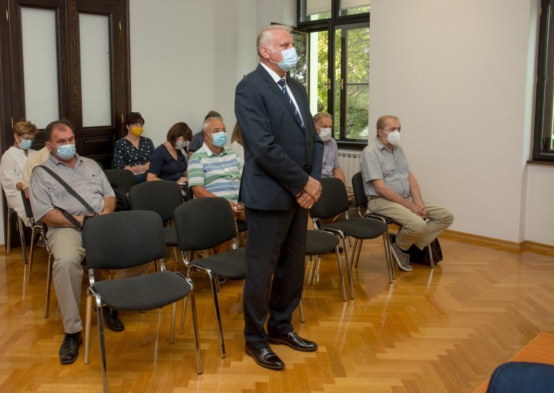 Nastavljeno suđenje Franji Luciću za nuđenje mita novinaru Dragi Hedlu