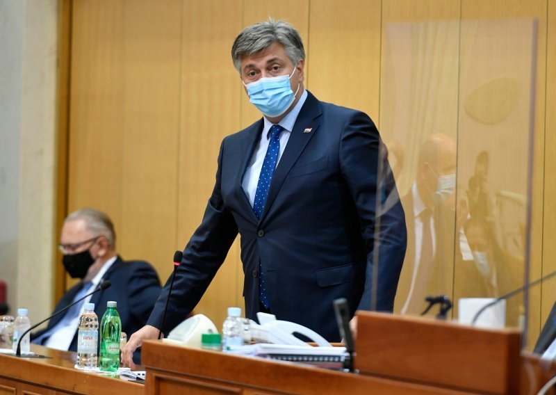 [FOTO] Plenković na aktualcu burno raspravljao sa zastupnicima, posebno novim imenima u Saboru: Teme od nabave zrakoplova preko obnove Zagreba do vjetroelektrana