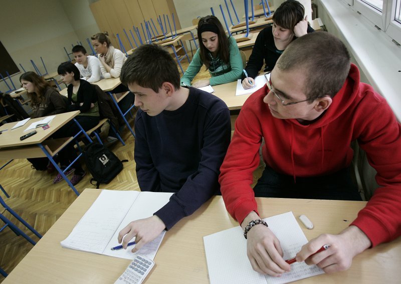 Profesor izlazi na državnu maturu sa svojim đacima