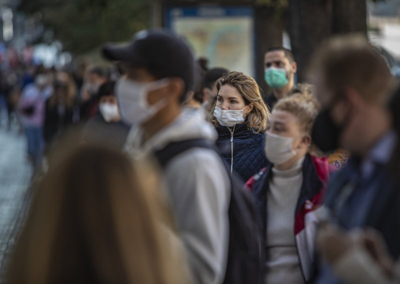 Češka pooštrila restrikcije zbog rekordnog porasta broja novih zaraza