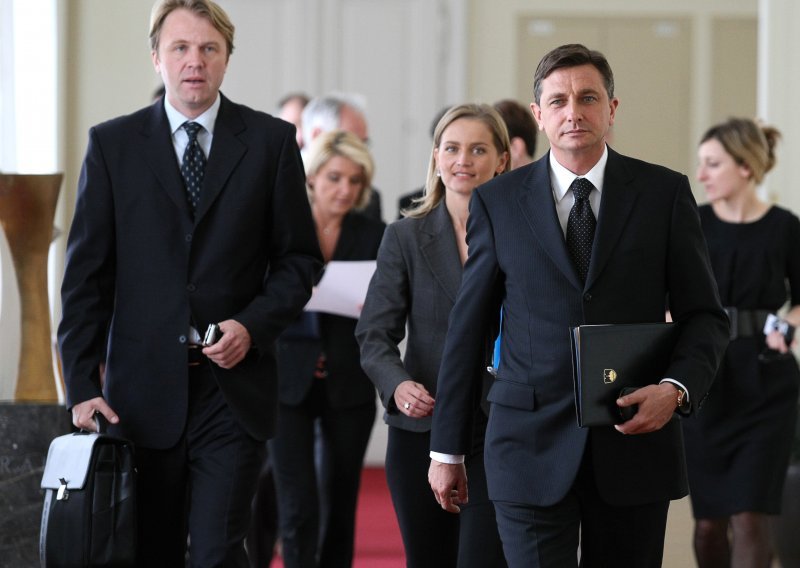 Pahorova vlada razmatra arbitražni sporazum