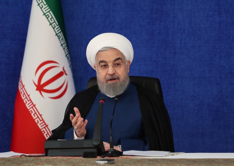 Washington jednostrano obnovio sankcije Iranu; Rohani: SAD se izlaže porazu, strašno ćemo odgovoriti na američko zlostavljanje