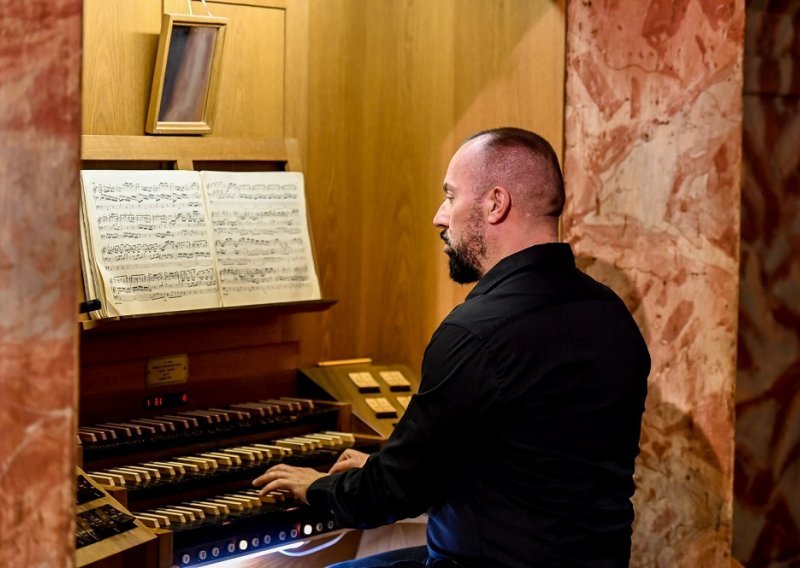 Bachov recital na orguljama varaždinske Katedrale četvrte večeri 50. Varaždinskih baroknih večeri