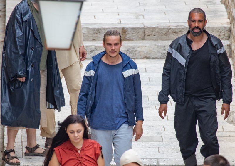 Zvijezda serije 'Vikinzi' u srcu Dubrovnika snimala scene za novi SF film