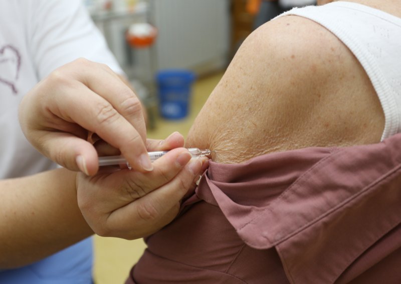 Idućeg tjedna obiteljskim liječnicima stiže još 240.000 doza cjepiva protiv gripe