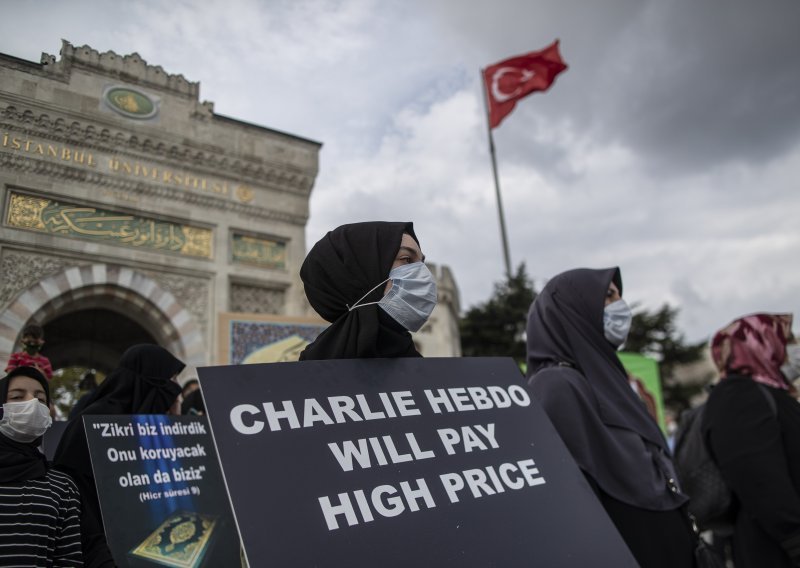 Uzbuna u Francuskoj zbog novih prijetnji tjedniku Charlie Hebdo