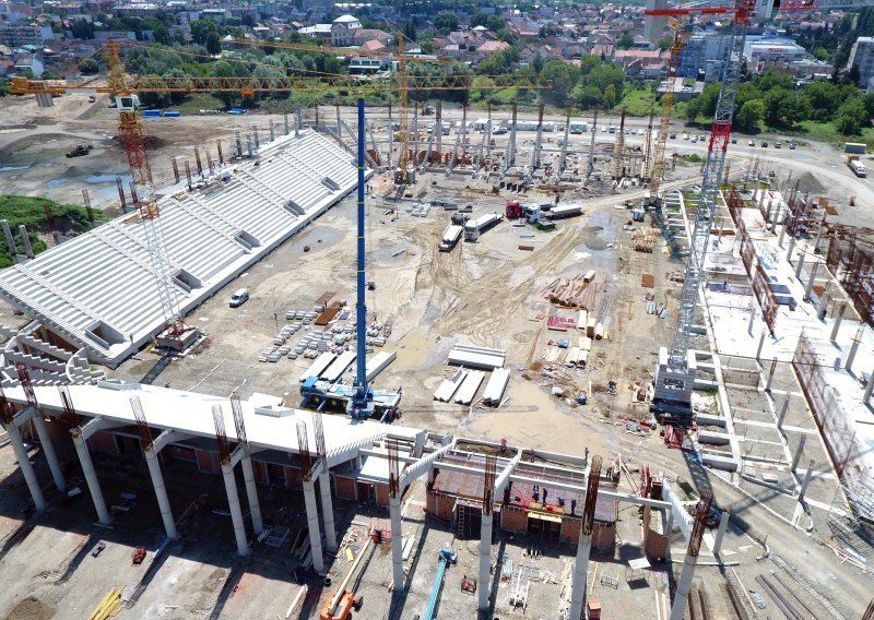 Ovaj video će vas oduševiti; pogledajte kako se u zadnjih šest mjeseci gradio Osijekov stadion na Pampasu