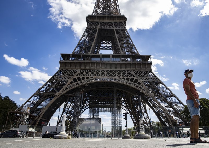 Eiffelov toranj ponovno otvoren nakon lažne dojave o bombi