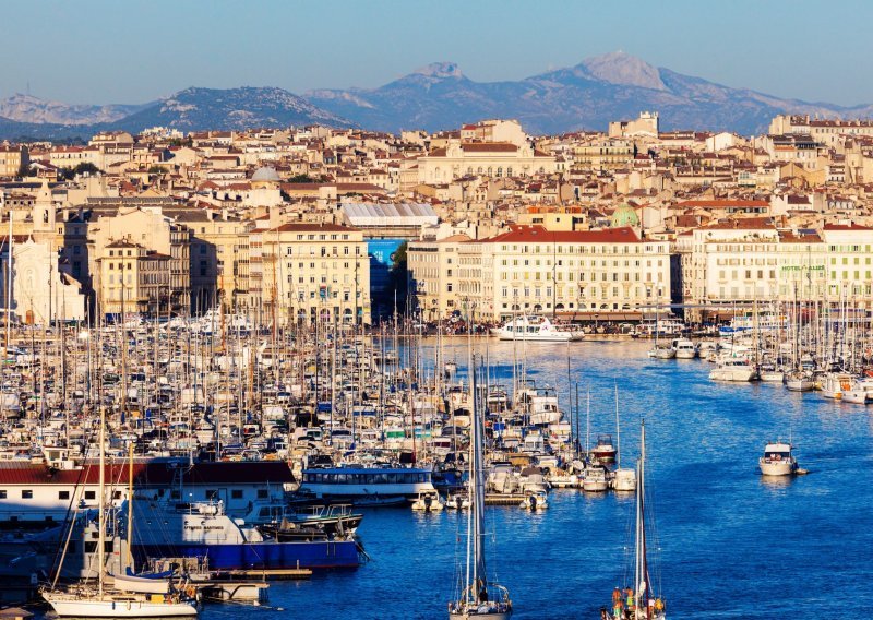 Gnjev u Marseilleu nakon odluke o zatvaranju barova i restorana