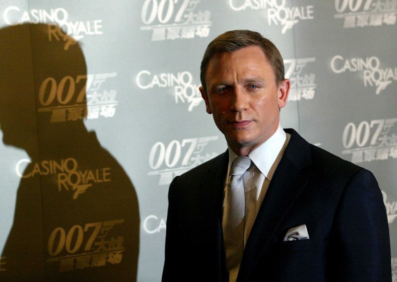 Bijesni Daniel Craig oteo obožavatelju mobitel