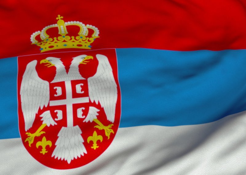 U selu pokraj Vukovara na crkvi se vijori desetmetarska srpska zastava