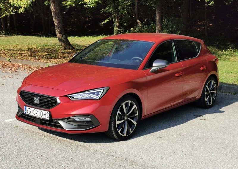 [FOTO/VIDEO] Vozili smo Seat Leon 1.5 EcoTSI 110kW mHEV DSG FR; sportski kompaktni hatchback izvrsnih karakteristika