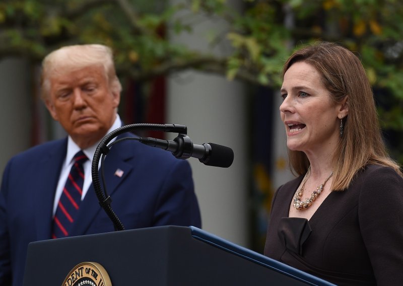 Trump za sutkinju Vrhovnog suda nominirao Amy Coney Barrett