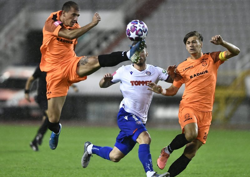 [VIDEO/FOTO] Hajduk je na kišnom i vjetrovitom Poljudu pobijedio Varaždin golovima Gyurcsa i Caktaša