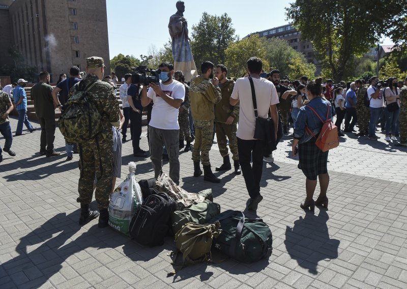 Eskalirao sukob između Armenije i Azerbajdžana, najmanje 30 poginulih