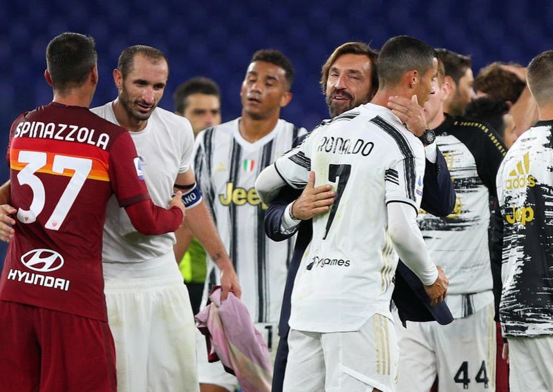 Pirlo je jednom iskrenom izjavom, nakon remija kod Rome, unio nemir u momčad; trener Juventusa posebno se dotakao Ronalda, a tema je bio i Džeko