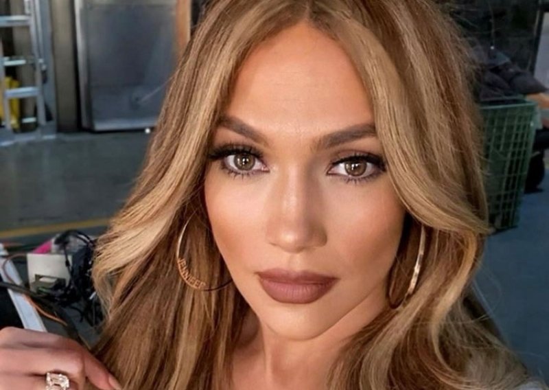 Beauty tajne zbog kojih Jennifer Lopez izgleda senzacionalno trebale bi znati sve dame koje pređu 40