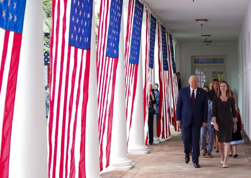 Trumpova kandidatkinja za Vrhovni sud Amy Coney Barrett sastaje se sa zastupnicima Senata