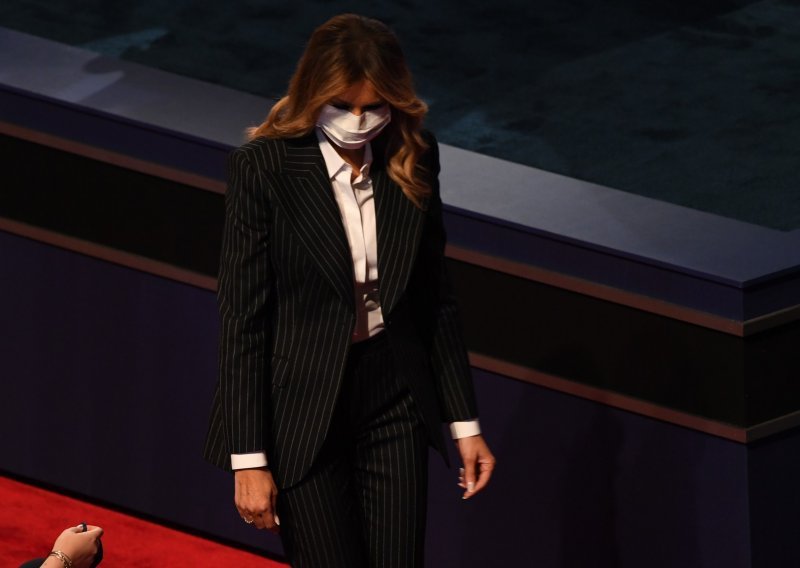 Oglasila se zaražena Melania Trump i objasnila kako se osjeća