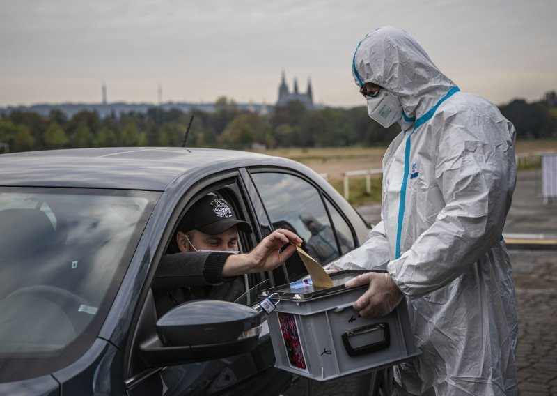 Češka prijavila 3493 novozaraženih, najviše u jednom danu