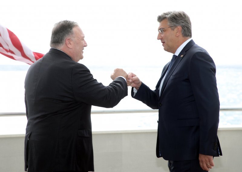 [FOTO] Američki državni tajnik Pompeo: Mi ćemo dati povoljnu ponudu za zrakoplove, na Hrvatskoj je da donese suverenu odluku