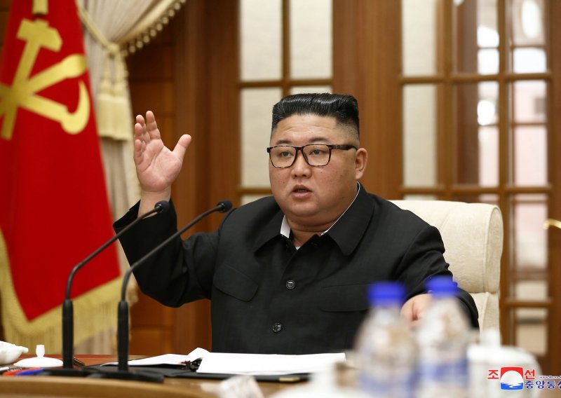 Kim Jong Un poželio Trumpu brzi oporavak