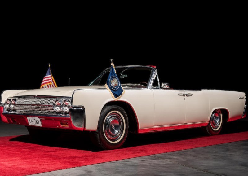 [FOTO] Na aukciji posljednji automobil koji je sigurno prevezao Johna F. Kennedyja