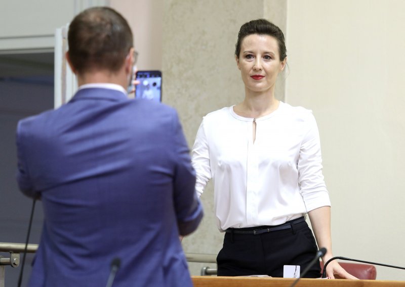 Dalija Orešković objavila presliku računa za posao koji je odradila za Janaf: Nemam što skrivati, nije bilo mačka u vreći