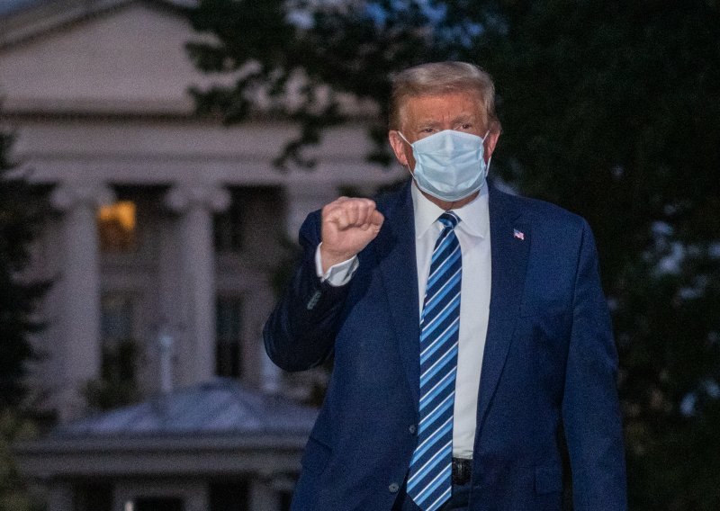 Trump usporedio Covid-19 s gripom, Twitter stavio upozorenje na tvit