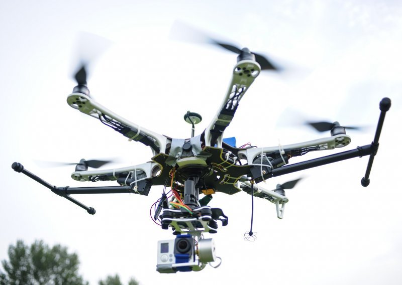 Britanci su napravili drona naoružanog s dvije sačmarice