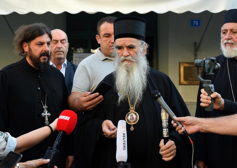 U bolnici poglavar Srpske pravoslavne crkve u Crnoj Gori, testira se na koronu