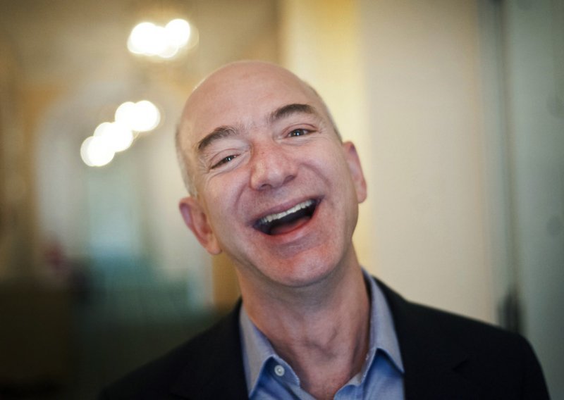 Bezos na novoj prodaji dionica Amazona zaradio 3 milijarde dolara