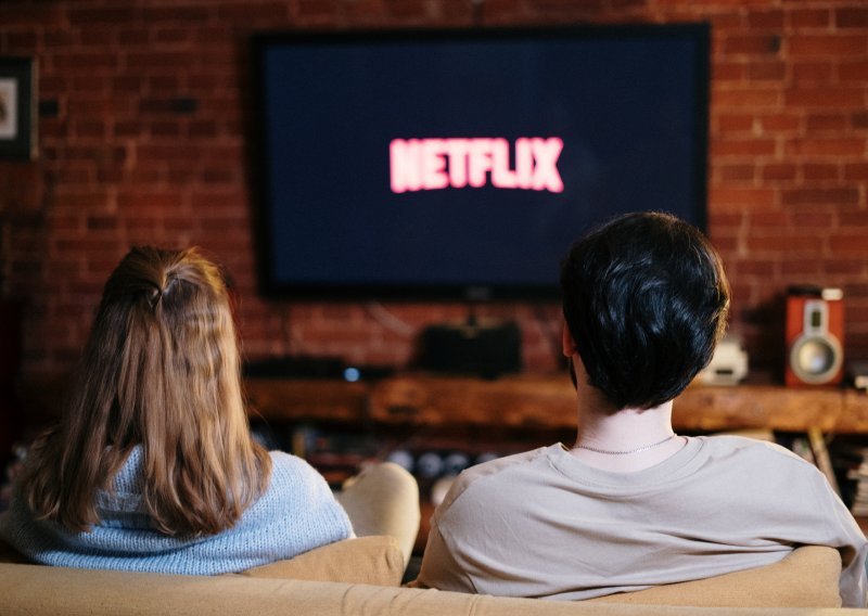 Ne znate što biste gledali na Netflixu? Isprobajte ove trikove