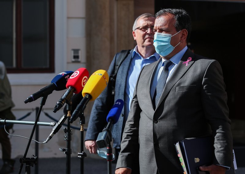 Ministar Beroš: Ne mogu isključiti mogućnost da ćemo imati i tisuću novozaraženih na dan