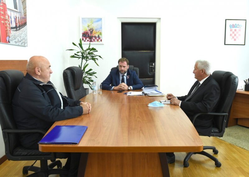 Ministar Banožić prvi put s predstavnicima Hrvatskog generalskog zbora