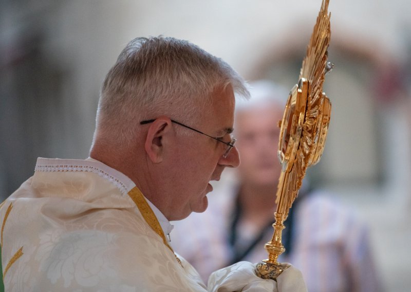 Hrvatski biskupi: Pandemija koronavirusa 'milosno vrijeme za obiteljski pastoral'