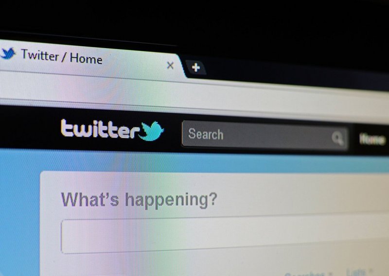 Twitter 300.000 objava o američkim predsjedničkim izborima označio kao sporne