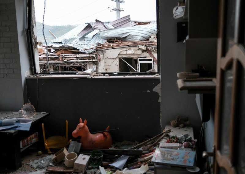 AFP: Glavni grad Nagorno Karabaha na meti bombardiranja, stanovnici u skloništima