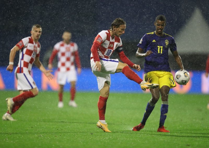 [FOTO] Nikola Vlašić i džoker s klupe Andrej Kramarić zabili za prvu pobjedu Hrvatske u Ligi nacija; Švedska namučila Dalićevu momčad