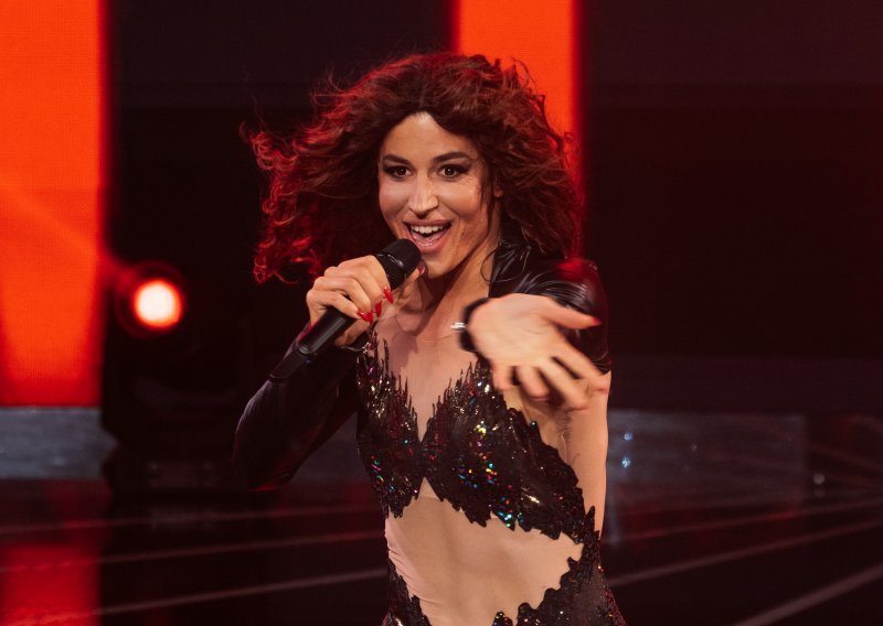 U Eurosong izdanju showa 'Tvoje lice zvuči poznato' pobjedu odnio Marko Braić kao seksipilna zavodnica Eleni Foureira