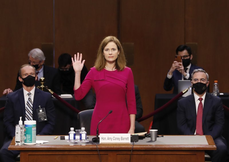 Politička pobjeda Trumpa uoči izbora: Senat potvrdio kandidatkinju Amy Coney Barrett za Vrhovni sud