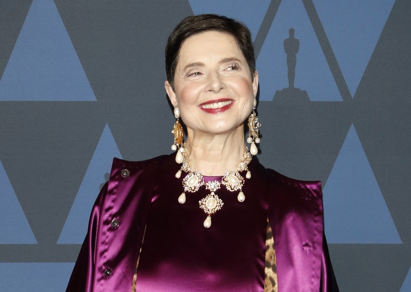 Isabella Rossellini: 'Starenjem dobiješ kilogram viška i bore, no tu je i ta sloboda da radiš što god želiš, jer si svjestan da ćeš uskoro umrijeti'