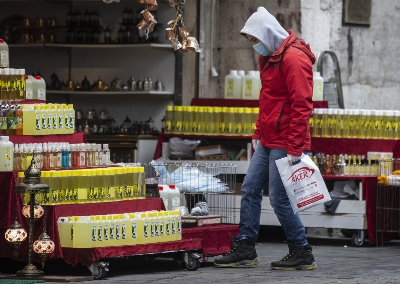 Najmanje 44 osobe umrle od trovanja alkoholom u Turskoj