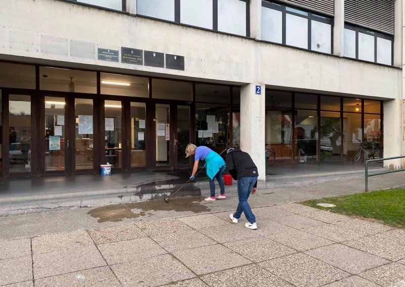 Pomahnitali mladić razbio staklo na sudu i napao pravosudnog policajca