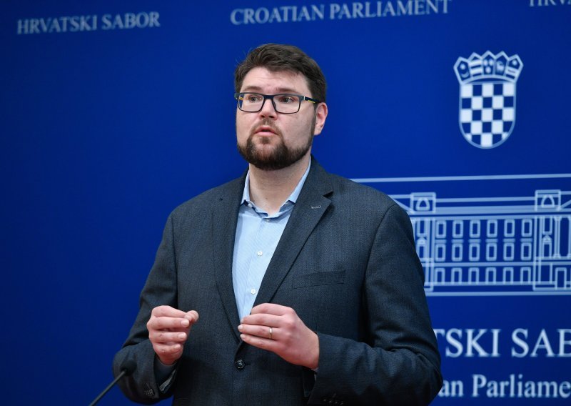 SDP o koronavirusu: Situacija izmiče kontroli, neka Plenković okupi političke opcije u Saboru