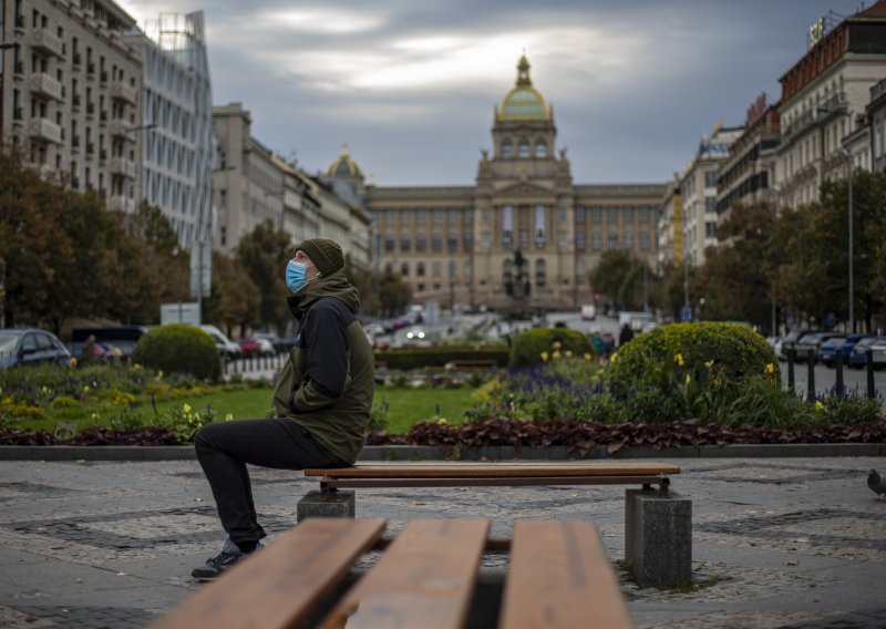 Češka vlada zabranila i kupnju kave za van, Česi sarkastični: 'Ovo će nas spasiti od virusa'